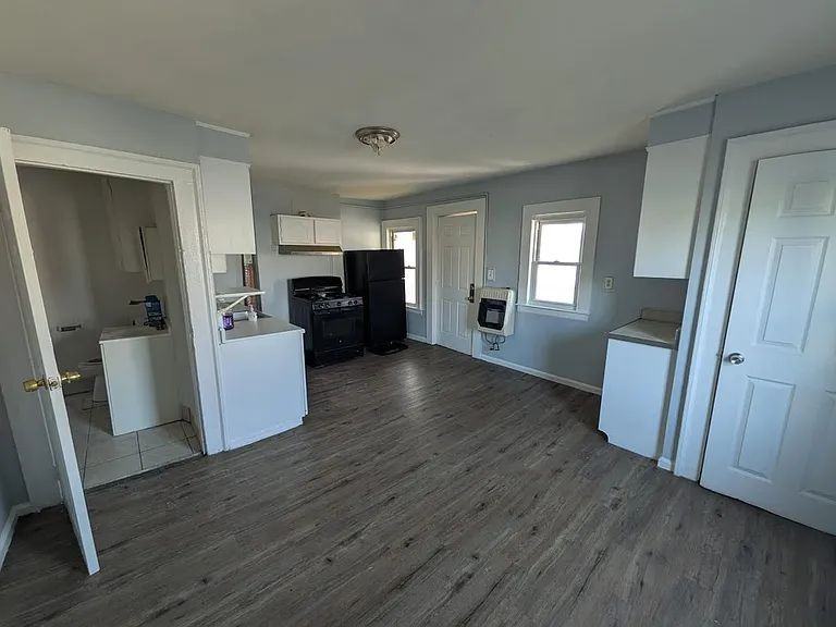 245 Brooks St ##3r - Photo 2 of 5