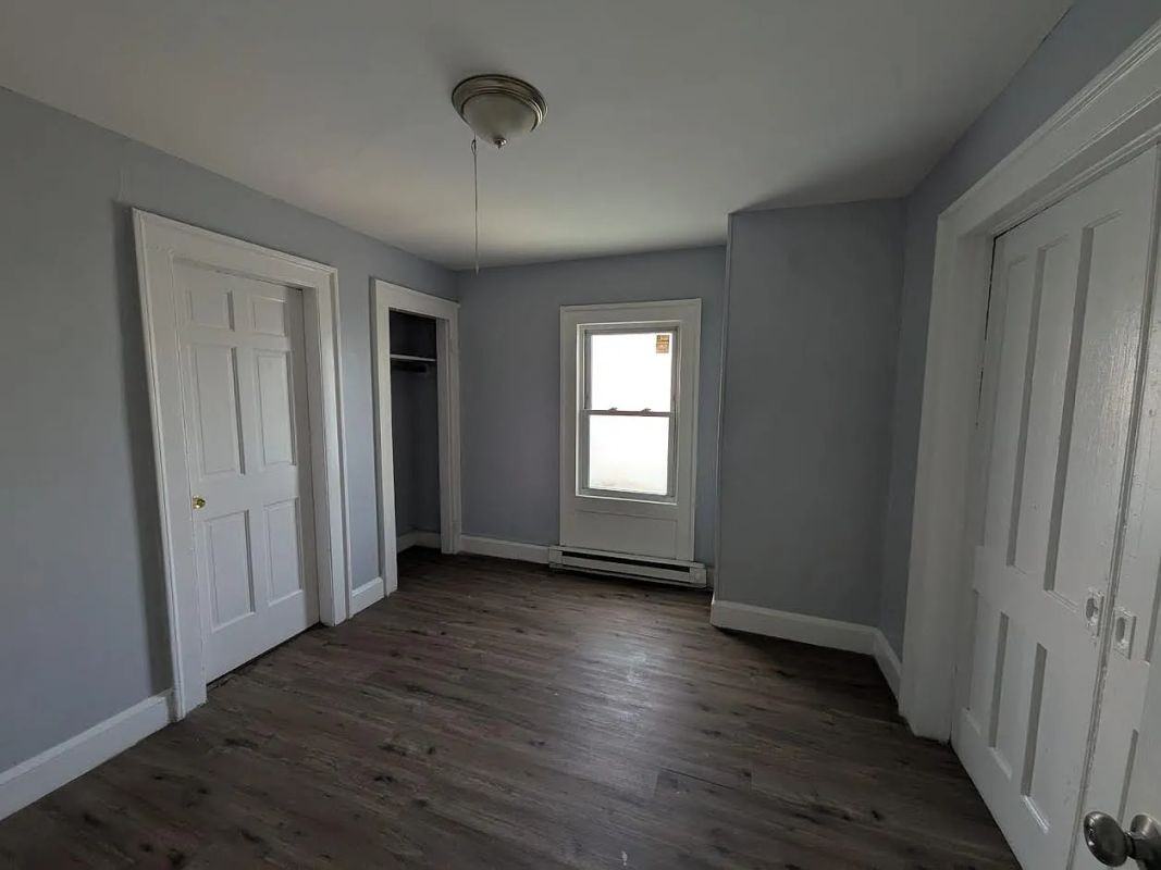 245 Brooks St ##3r - Photo 4 of 5