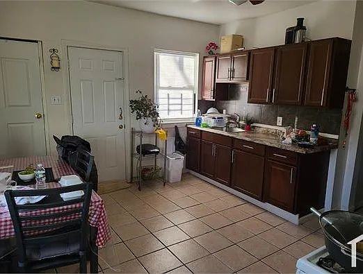 165 Lee Ave - Photo 2 of 3