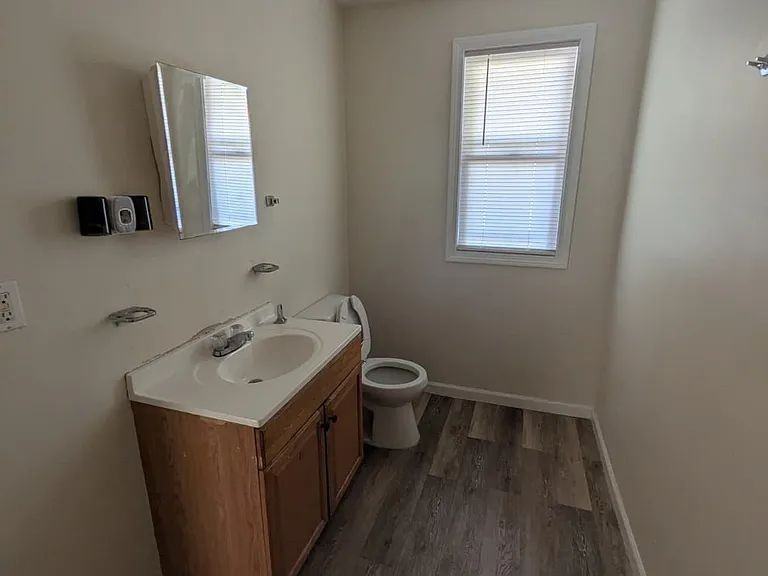 928 Hancock Ave - Photo 3 of 7