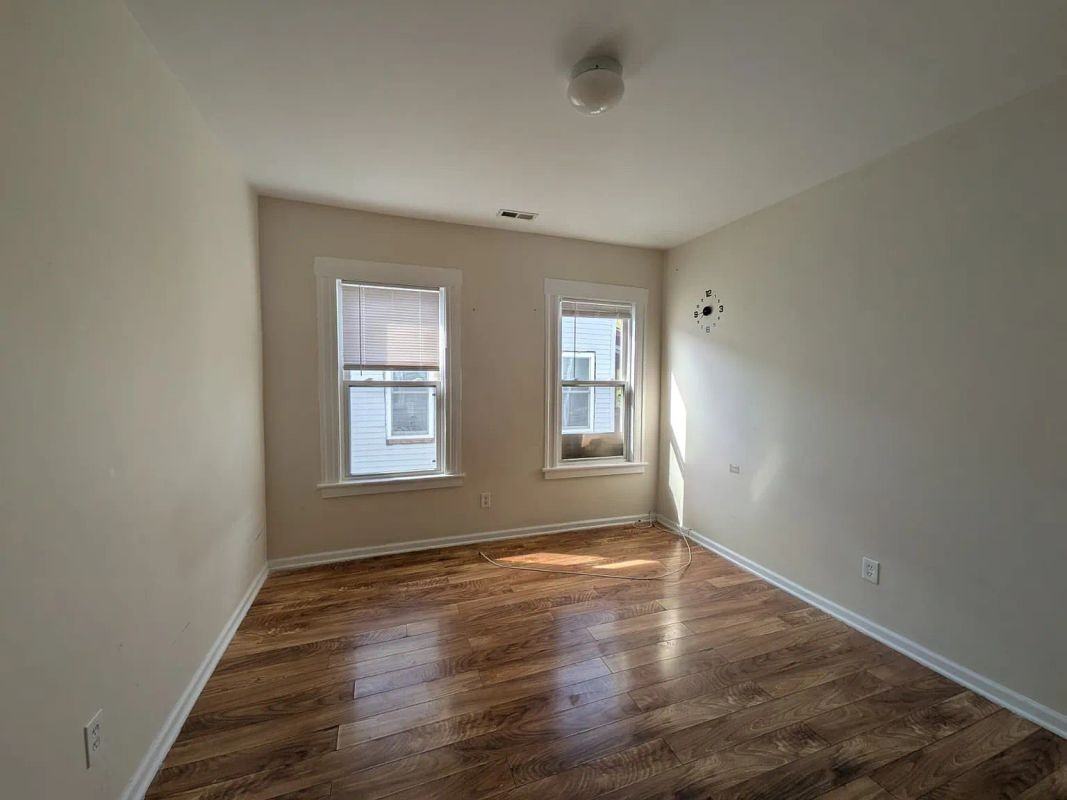 928 Hancock Ave - Photo 5 of 7