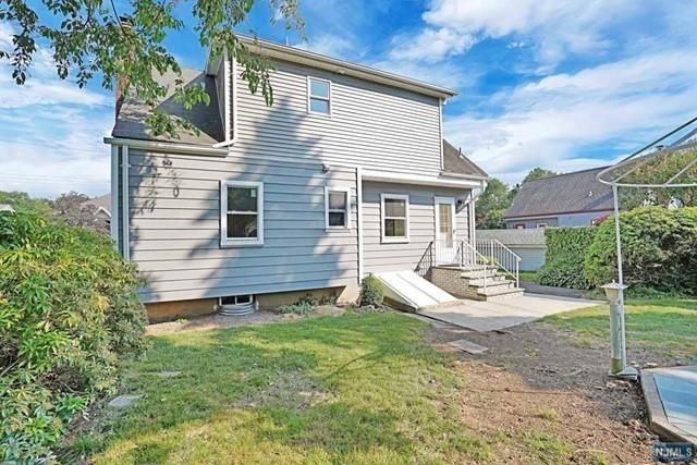 180 Vanderburgh Ave - Photo 4 of 20