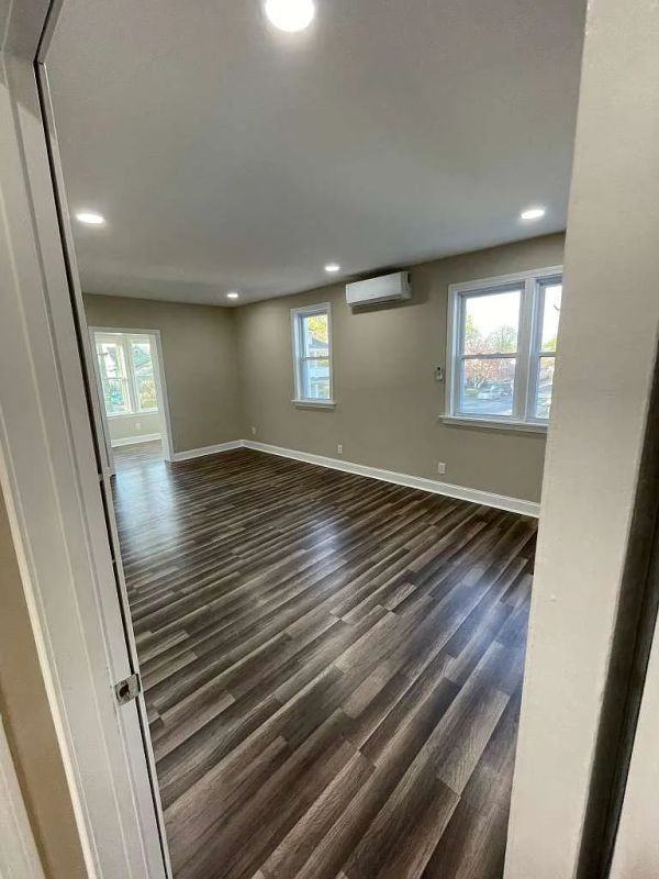 95 Hawthorne Ave - Photo 4 of 7