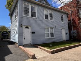 featured image of 32 Auburn St