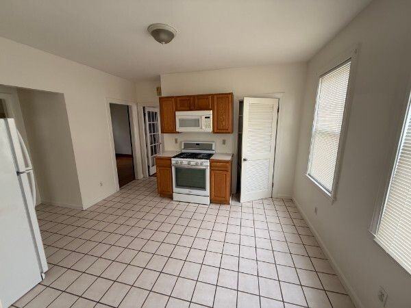 729 Academy Ave - Photo 2 of 10