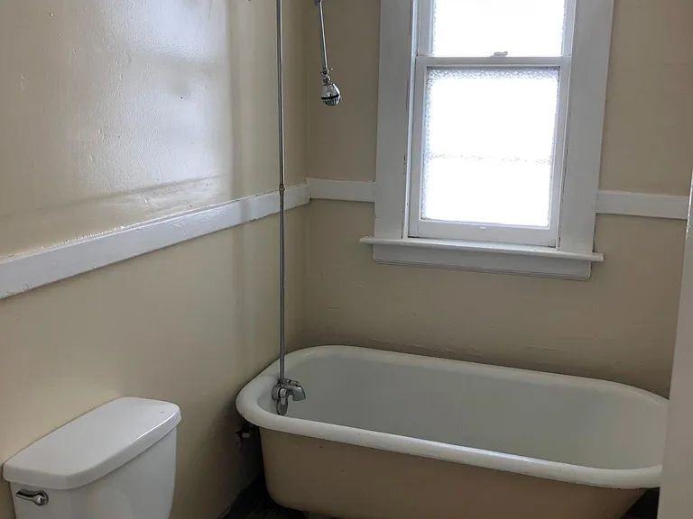 86 Winthrop St - Photo 5 of 12