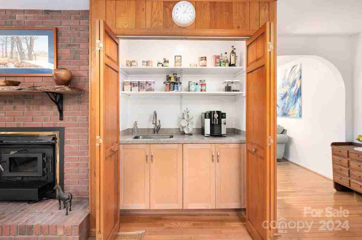 8 Rhododendron Pl - Photo 2 of 16