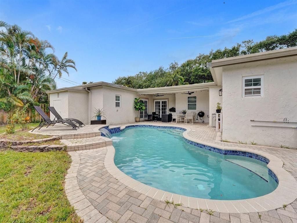4960 Sw 89th Ave - Photo 2 of 8