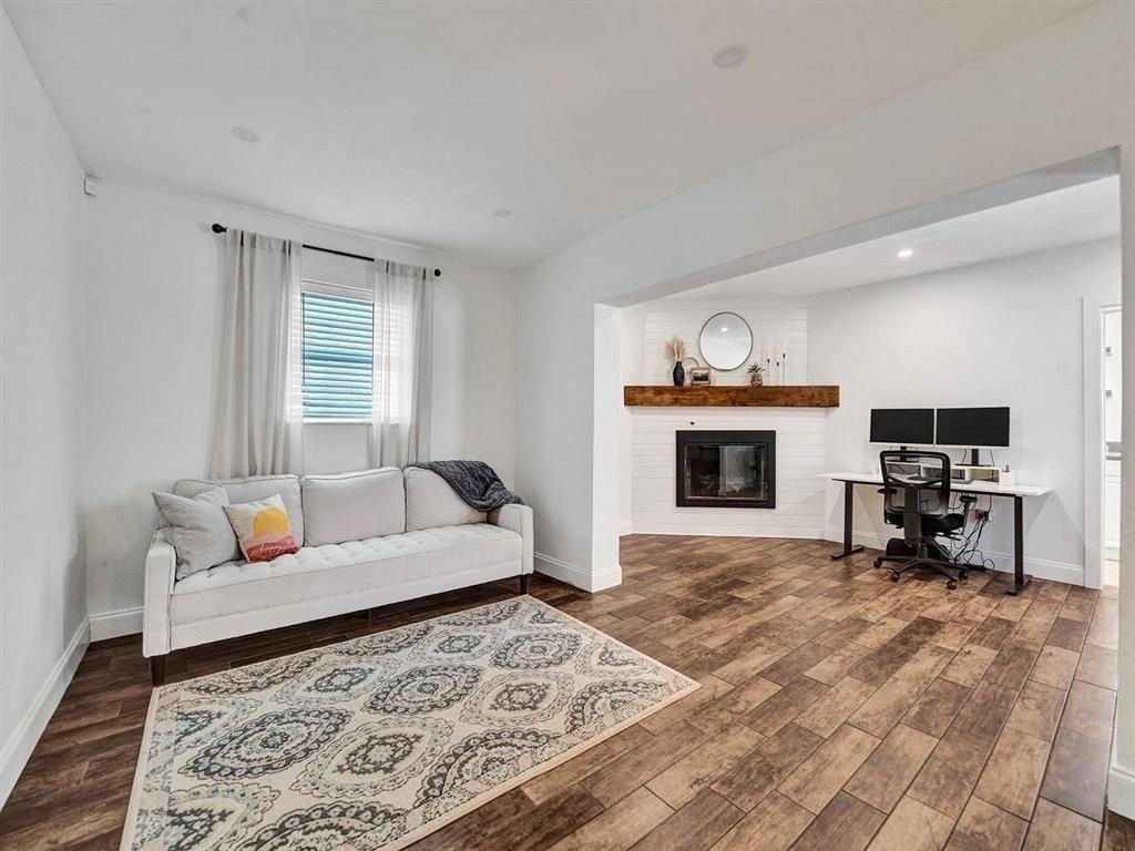 4960 Sw 89th Ave - Photo 4 of 8