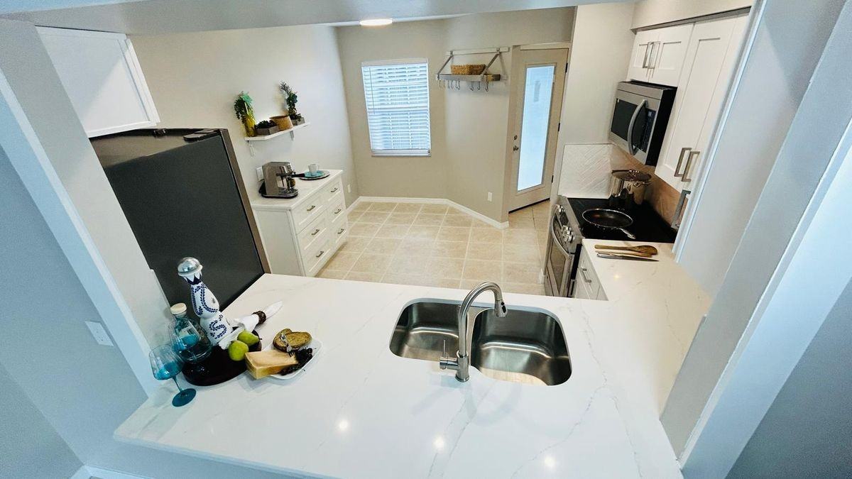 10047 Brightfield Ct - Photo 5 of 18