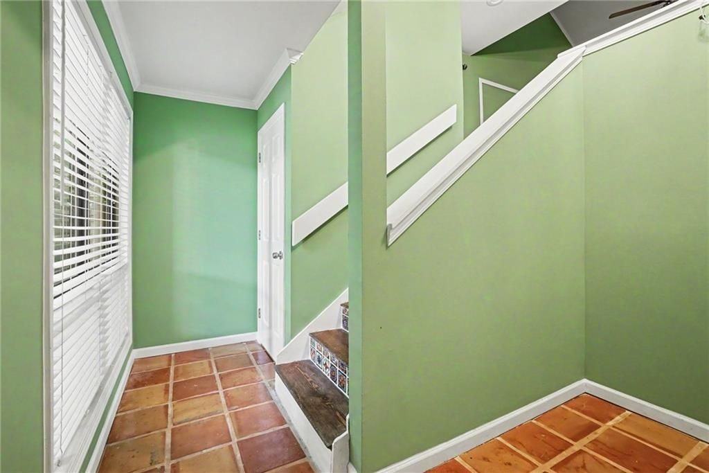 1006 Creatwood Cir Se - Photo 4 of 28