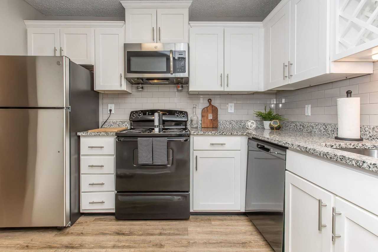 Kingston Pointe Apartments - Photo 3 of 50