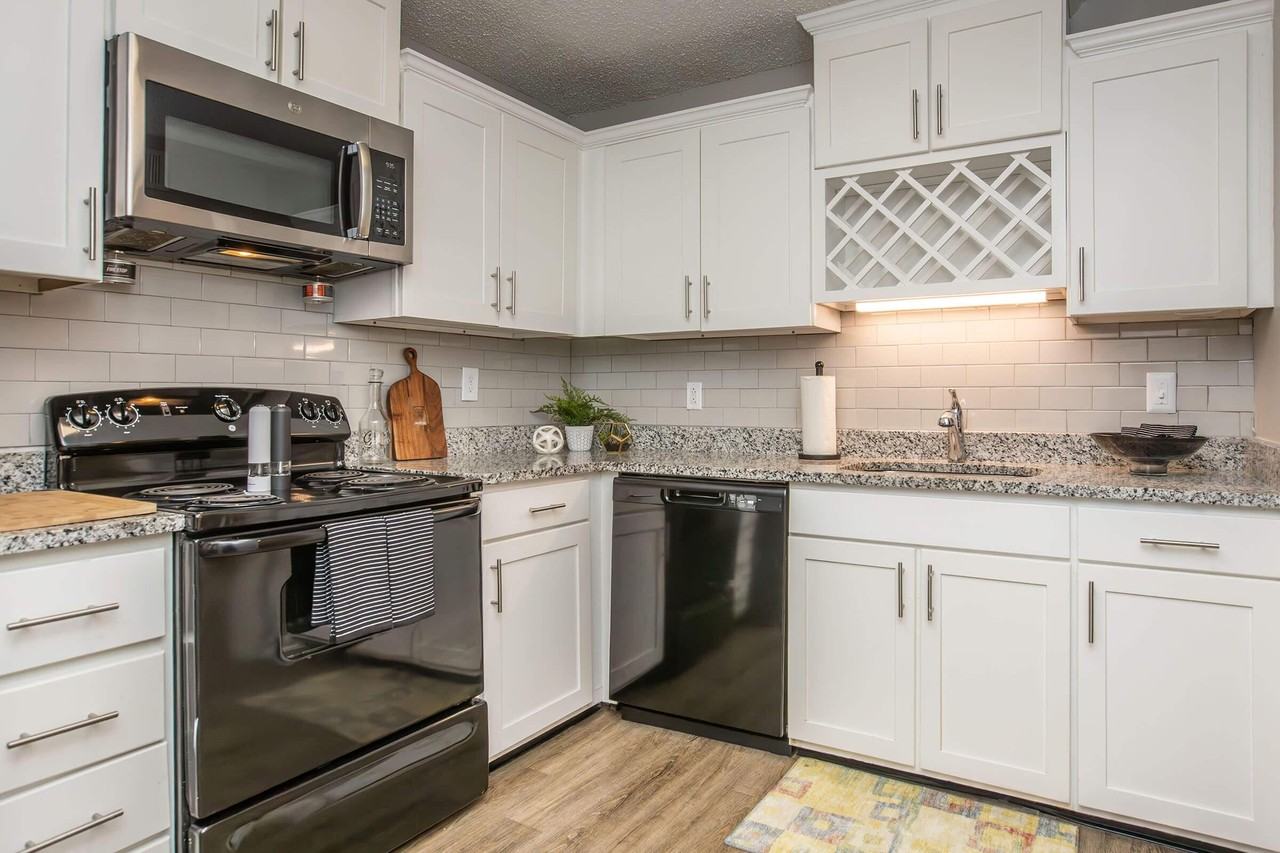 Kingston Pointe Apartments - Photo 4 of 50