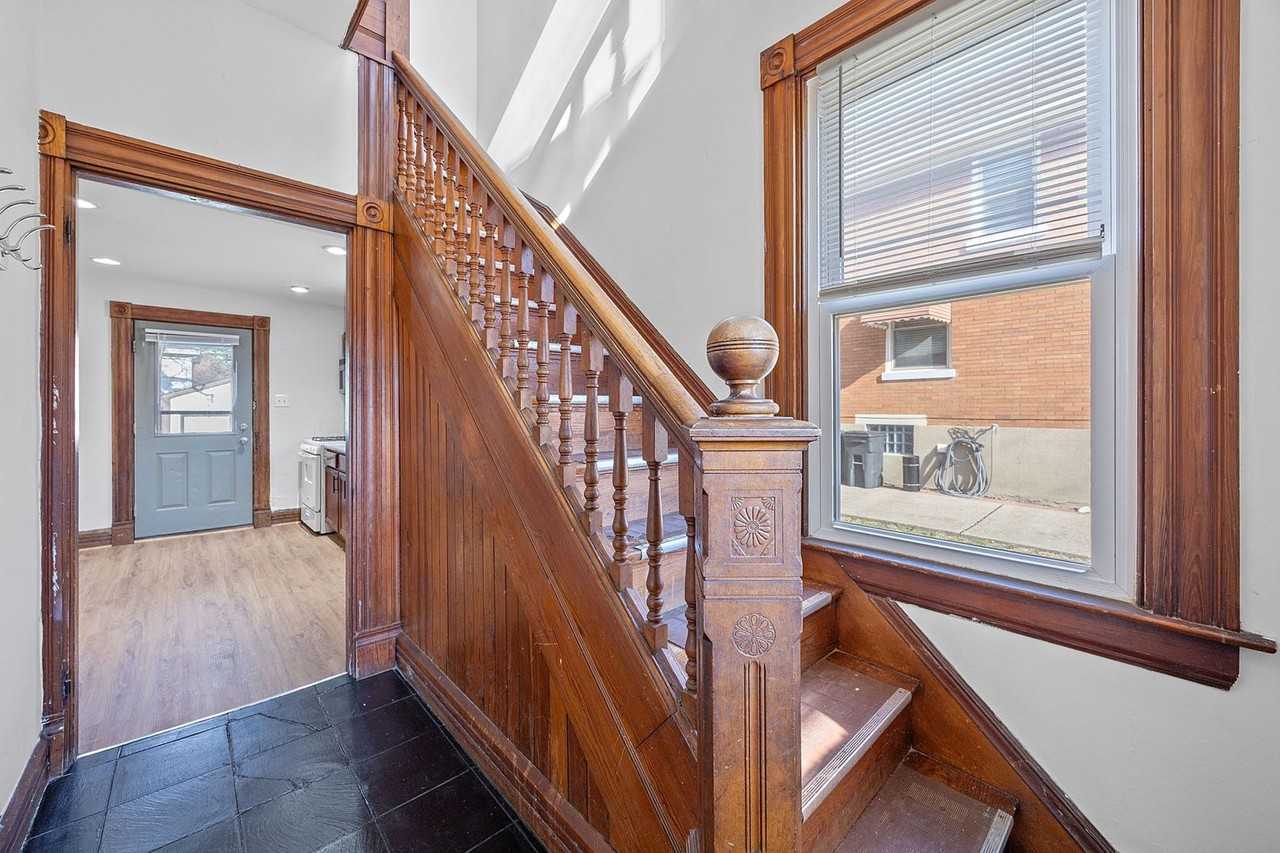 3713 Lovell Ave - Photo 3 of 28