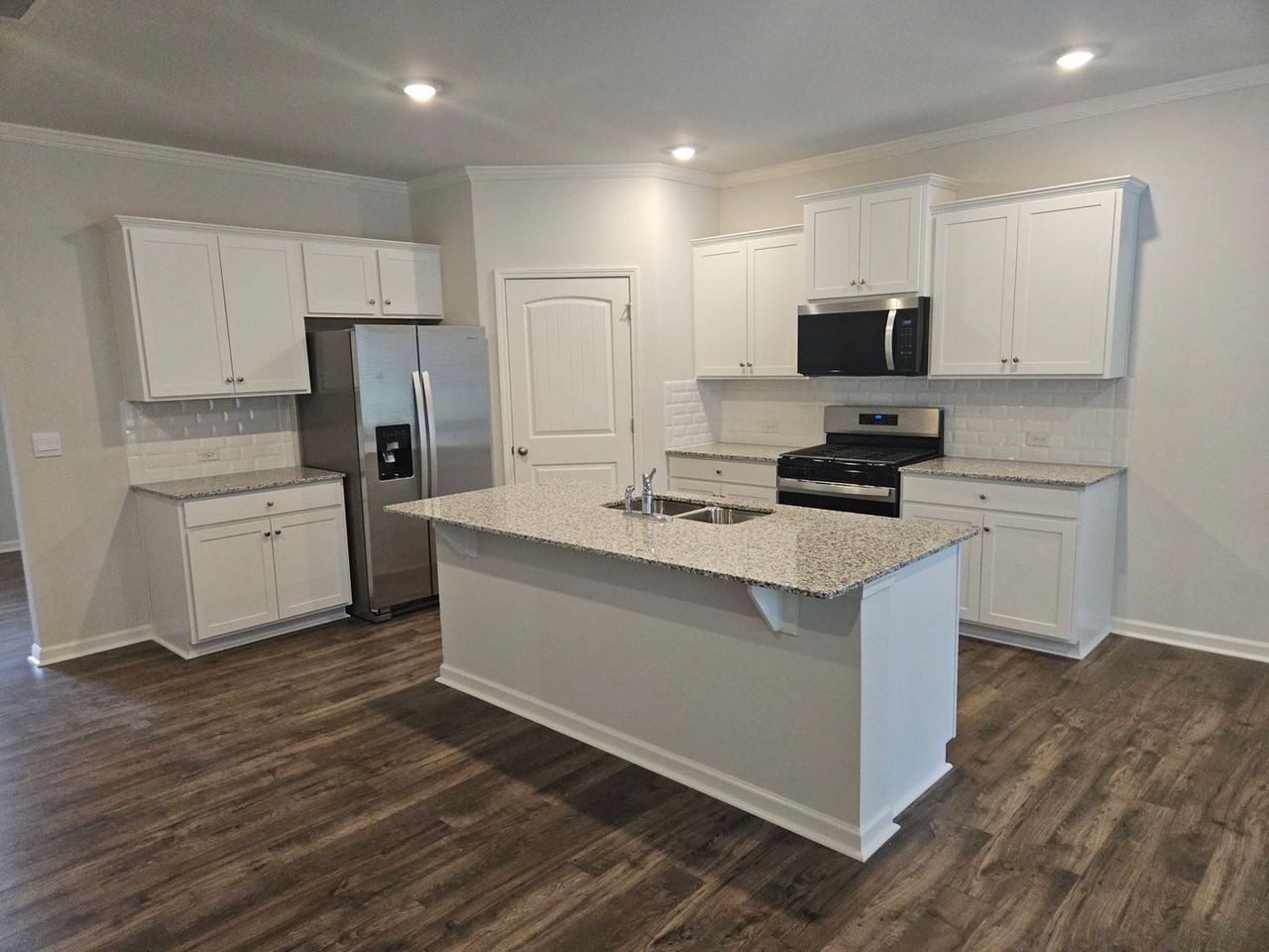 306 Thompson Ridge Ln - Photo 4 of 14