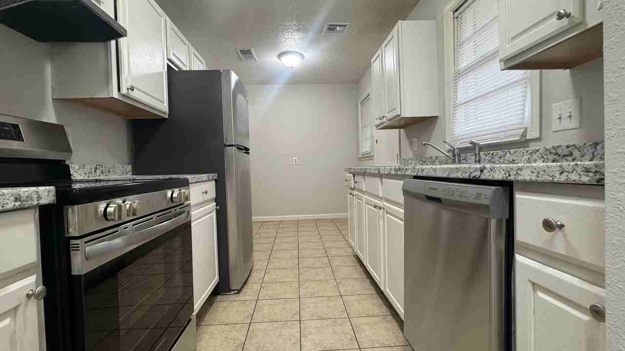 4533 Dunn Ave - Photo 3 of 14
