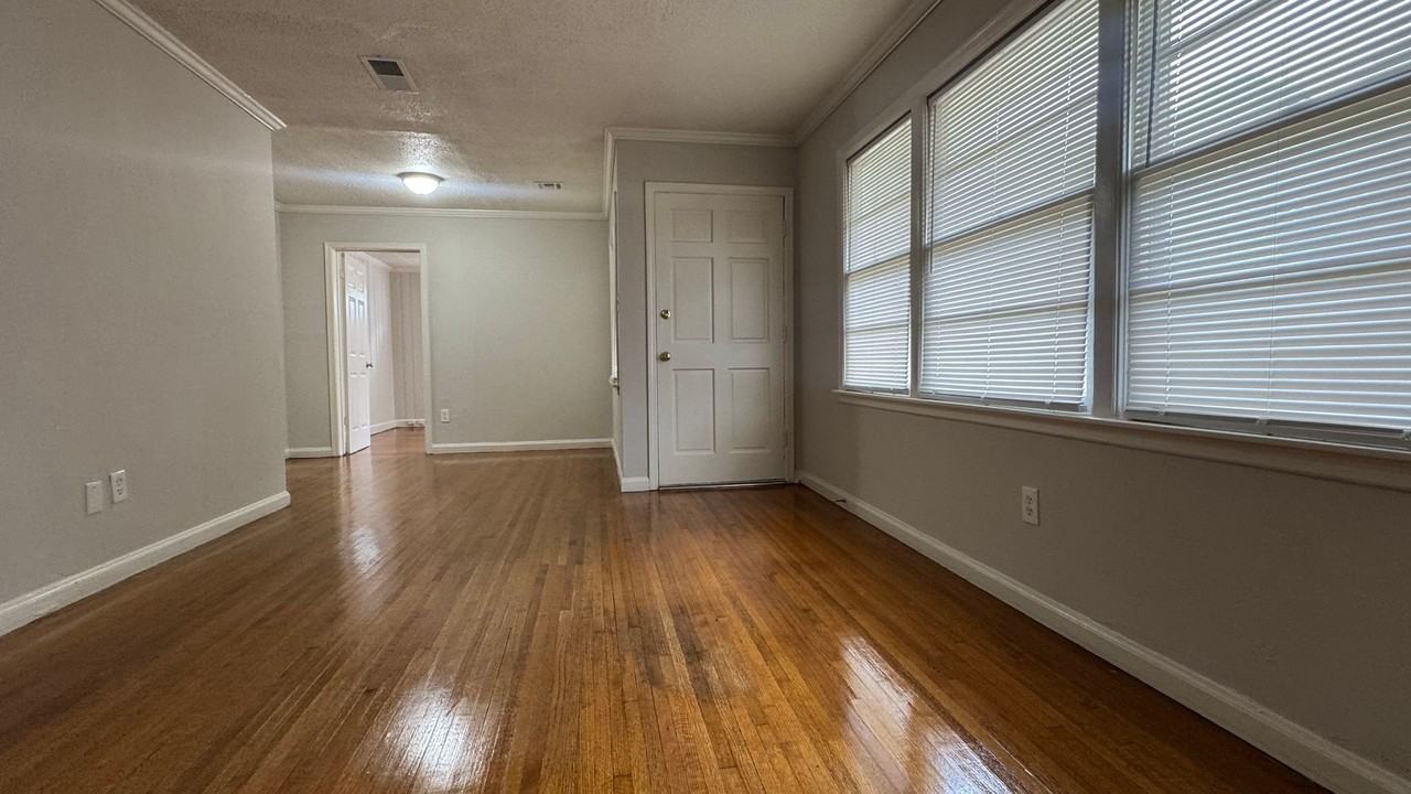 4533 Dunn Ave - Photo 5 of 14