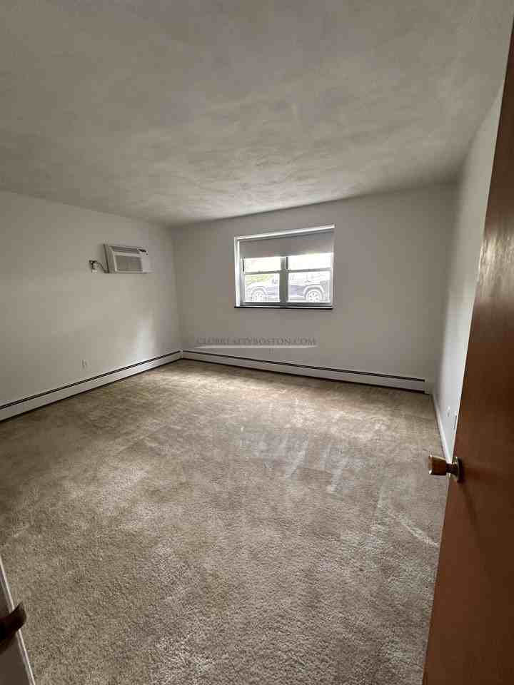 181 Lexington St #20 - Photo 5 of 13