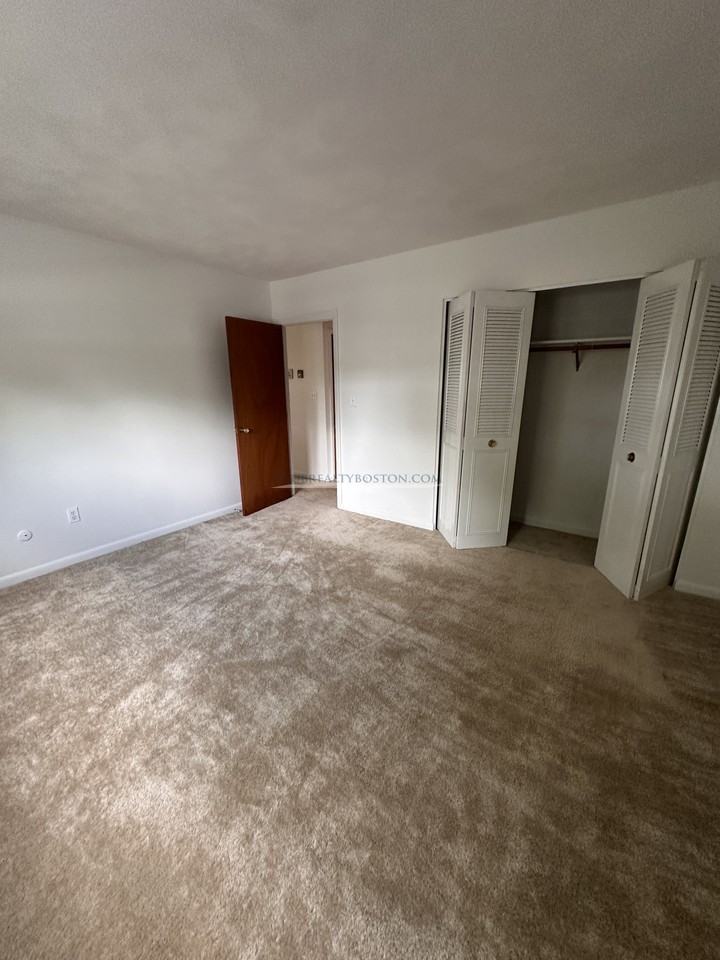181 Lexington St #20 - Photo 6 of 13