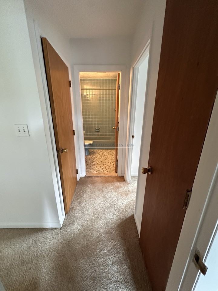 181 Lexington St #20 - Photo 7 of 13