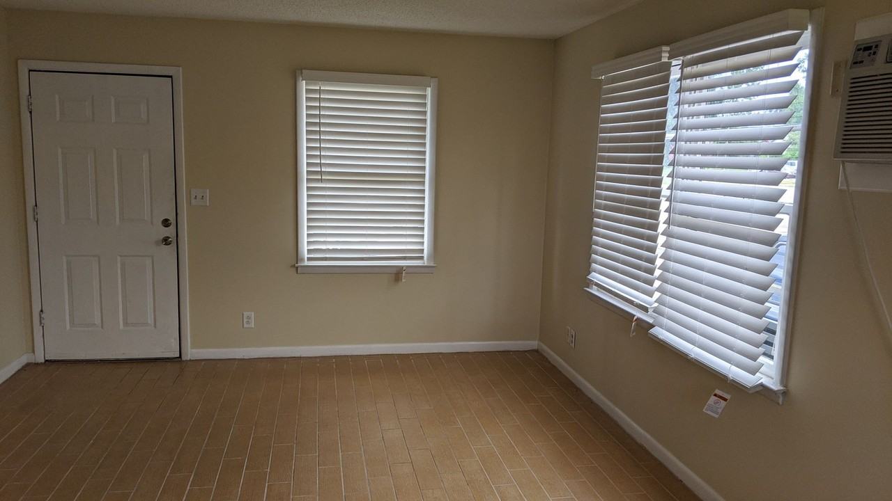 311 Nisbet Street - Photo 3 of 6