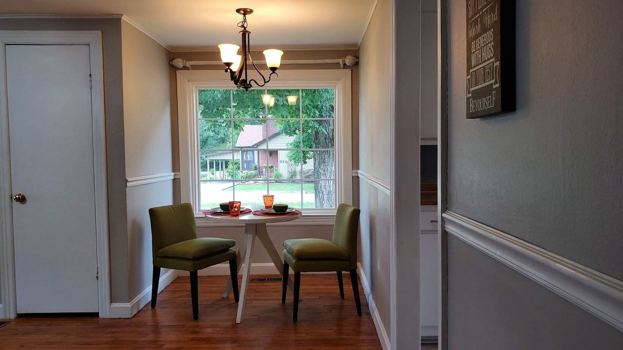 225 S 15th St - Photo 4 of 29