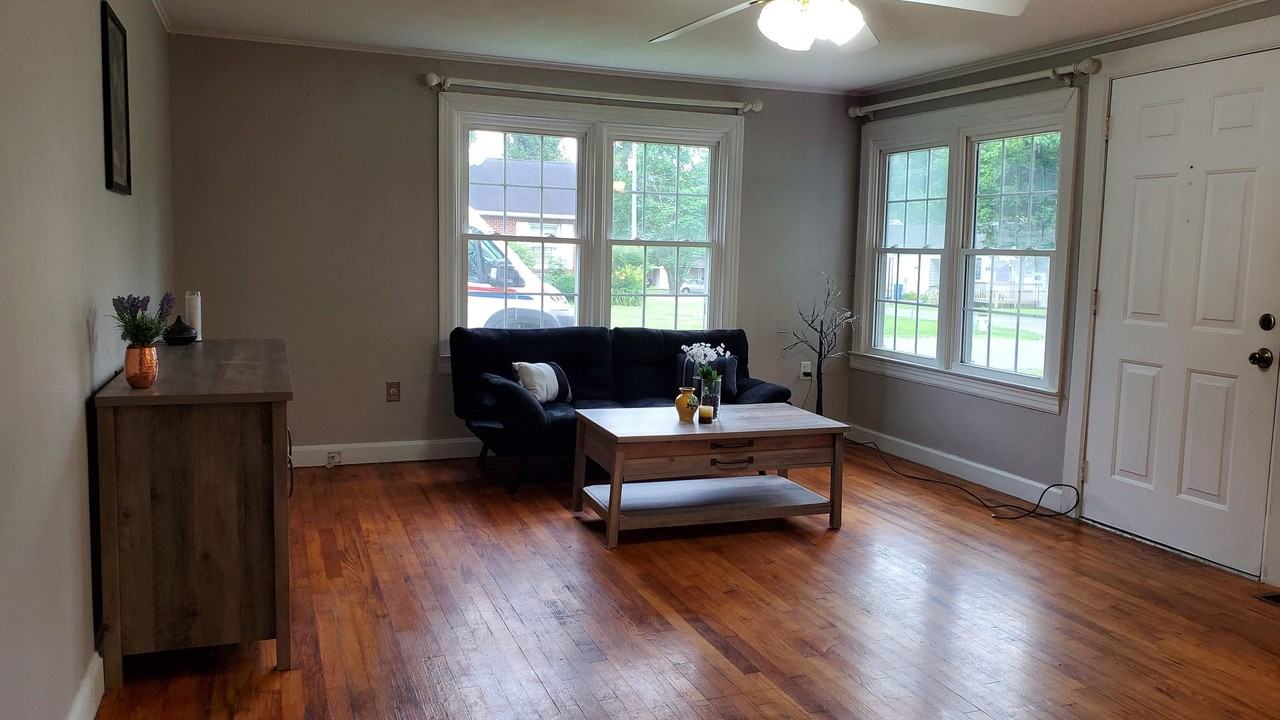 225 S 15th St - Photo 5 of 29