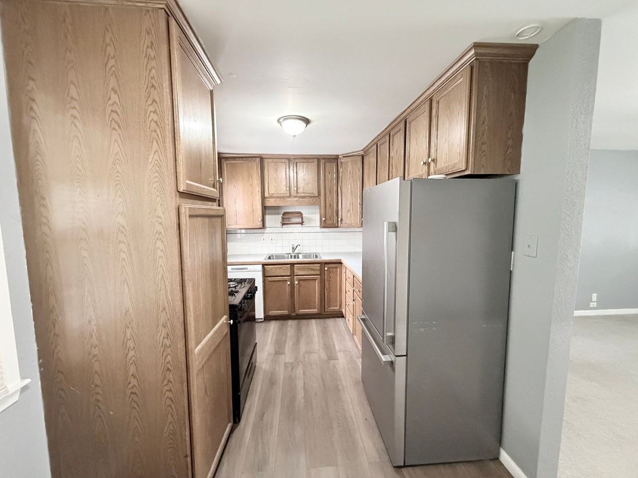 2503 S Crescent Ave - Photo 2 of 12