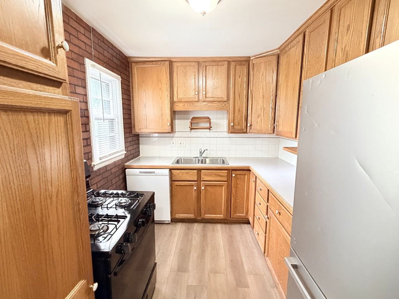 2503 S Crescent Ave - Photo 3 of 12