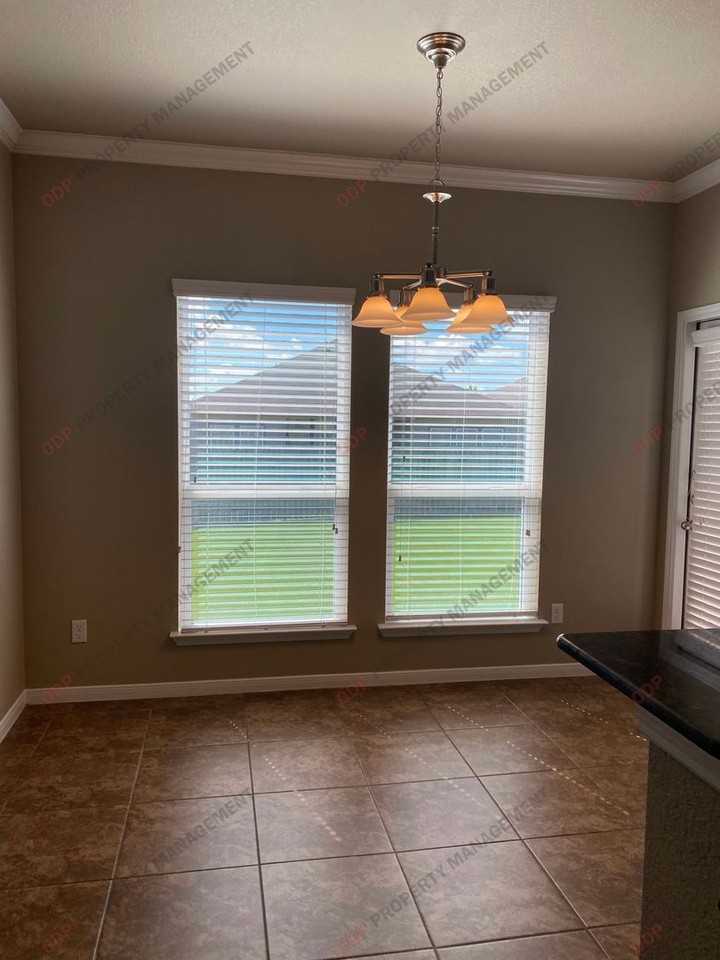 5607 Blackstone Dr - Photo 7 of 14