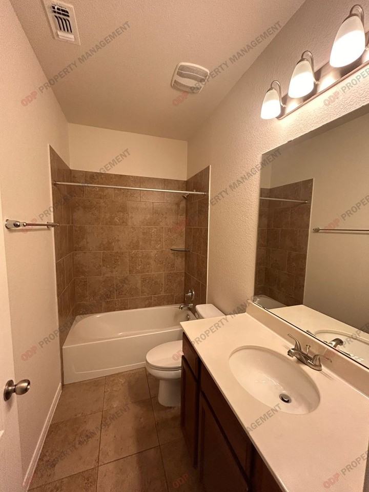 516 Cross Dr - Photo 7 of 12