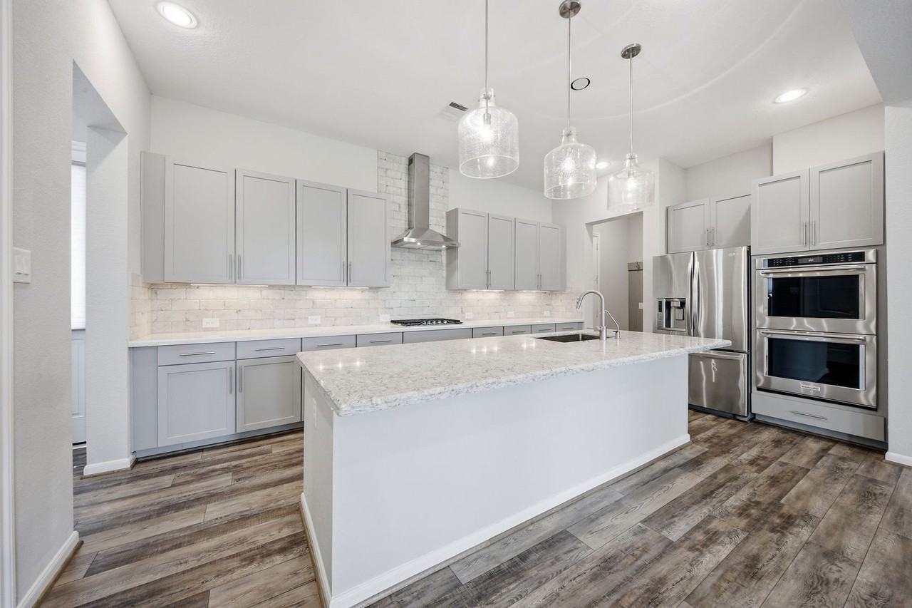 18306 Median Hills Ct - Photo 6 of 47