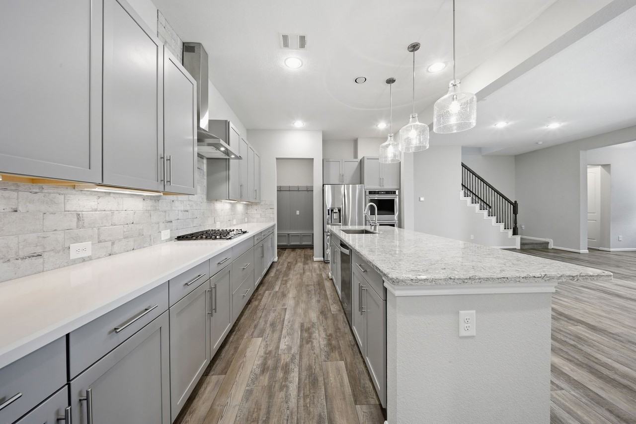 18306 Median Hills Ct - Photo 7 of 47