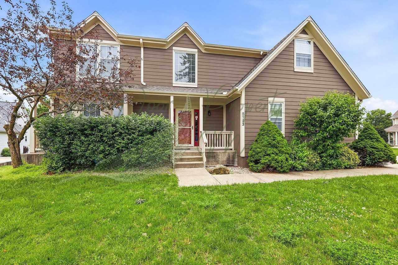 8703 N Oregon Ave - Photo 3 of 44