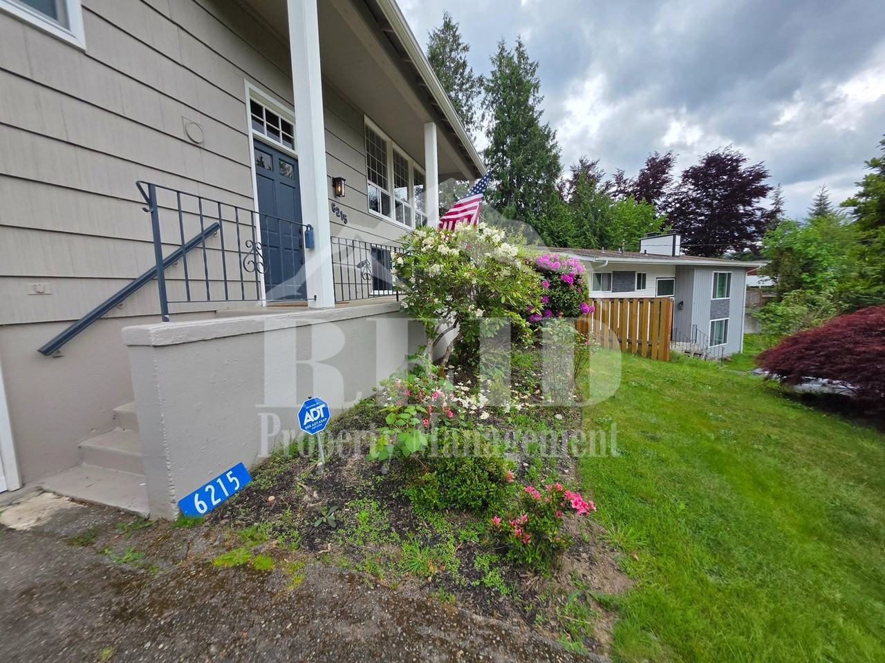 6215 Maple View Dr - Photo 6 of 35