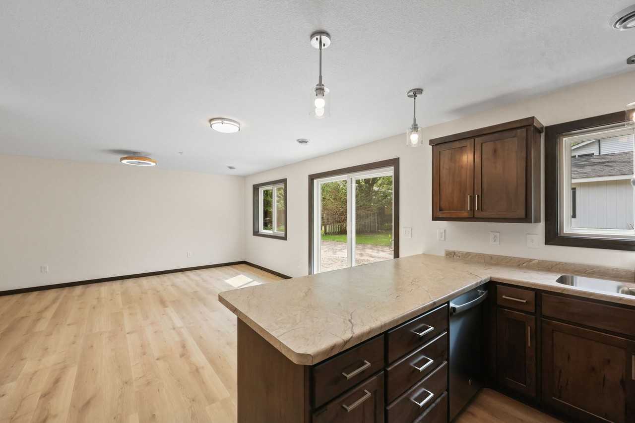 207 4th Ave N - Photo 4 of 14