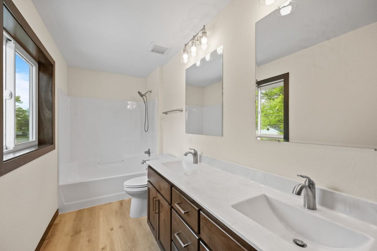 207 4th Ave N - Photo 7 of 14
