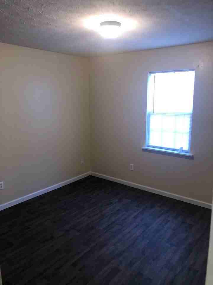 618 College St SW - Photo 6 of 6
