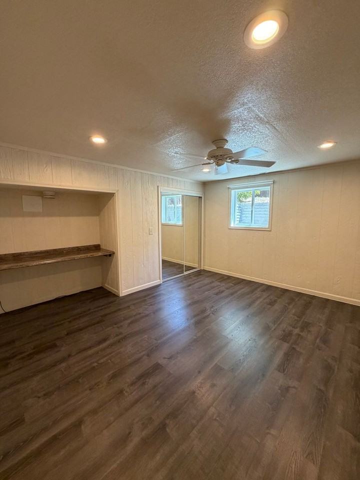 208 Iowa St - Photo 5 of 26