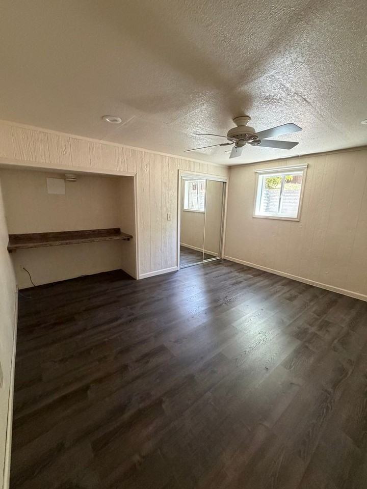 208 Iowa St - Photo 7 of 26