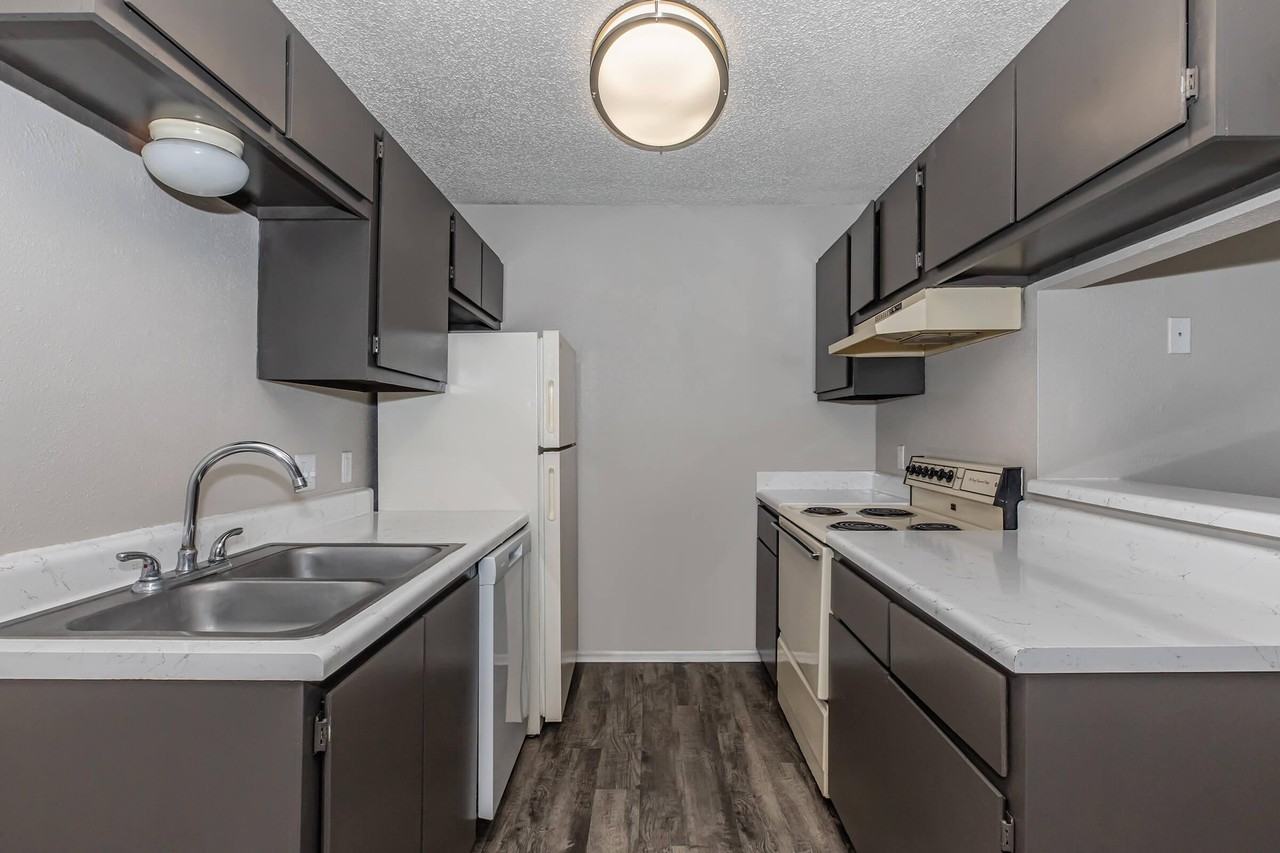 Wood River Apartments - Photo 2 of 60