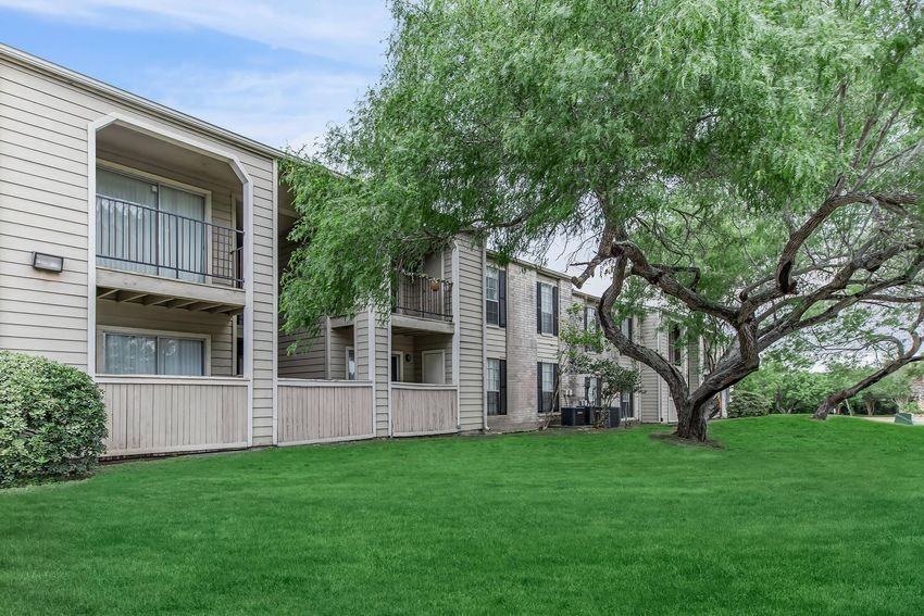 Wood River Apartments - Photo 3 of 60