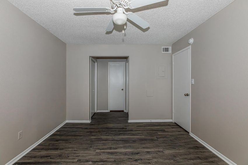 Wood River Apartments - Photo 4 of 60
