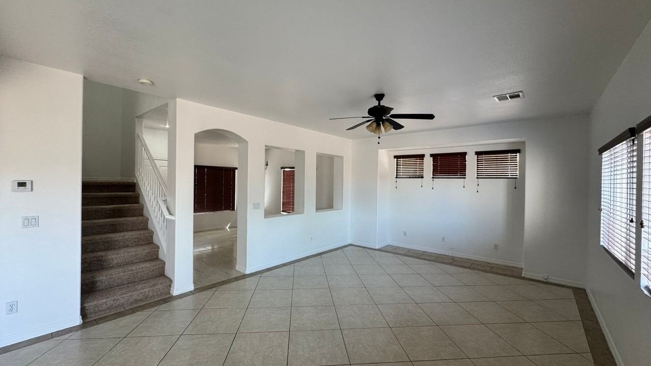1013 Malibu Sands Ave - Photo 4 of 28