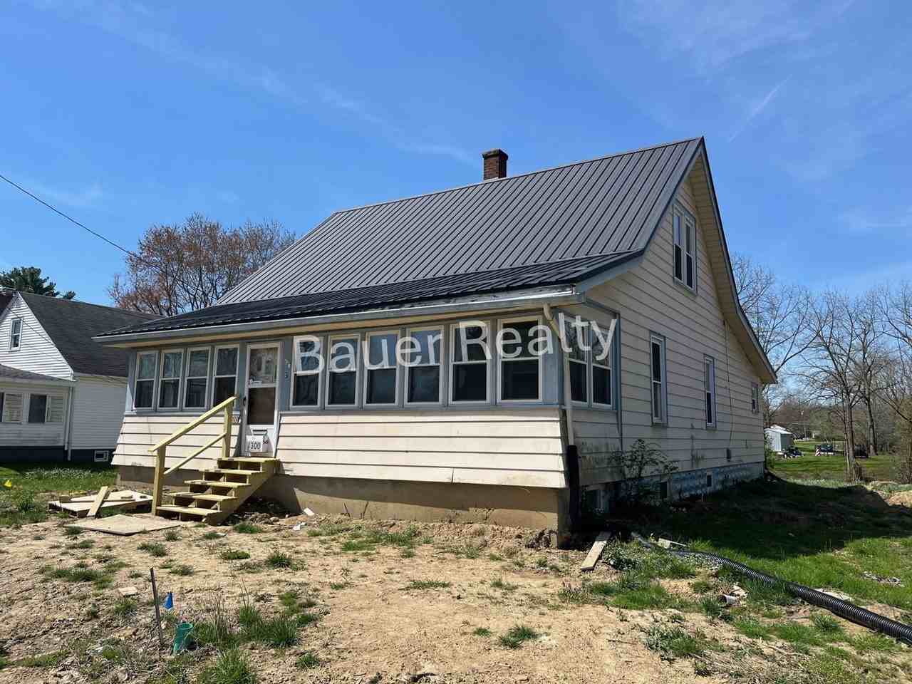 1300 Myers Ave - Photo 3 of 28