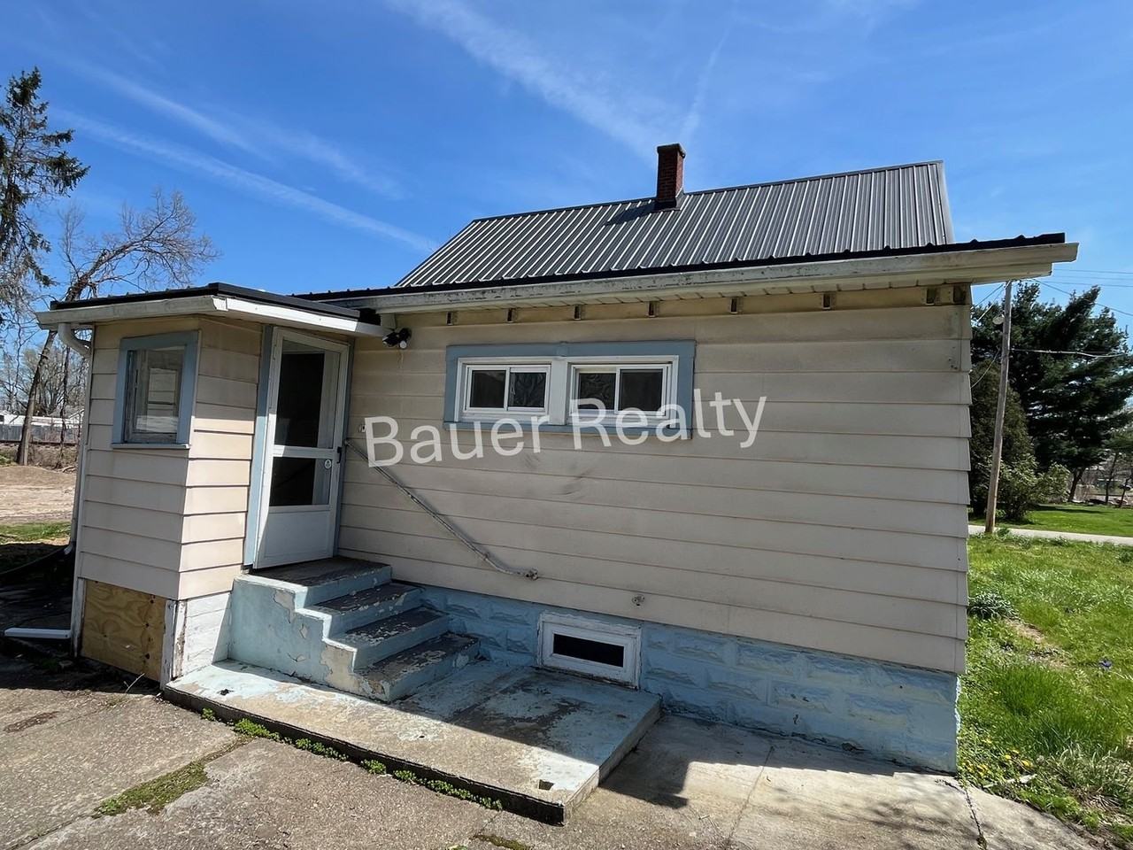 1300 Myers Ave - Photo 6 of 28