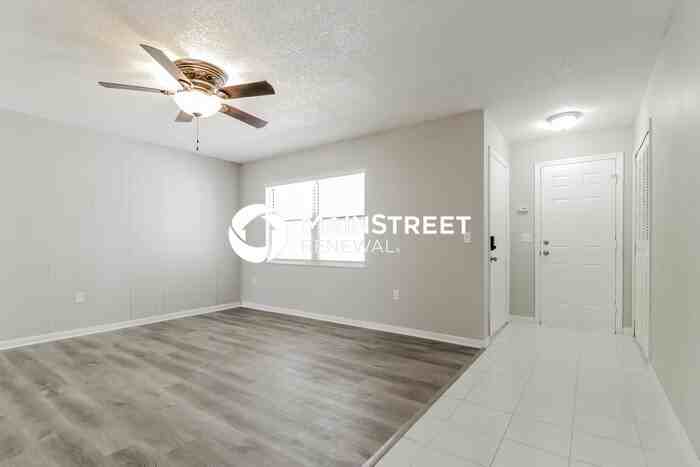 7646 Dione Ct - Photo 4 of 16