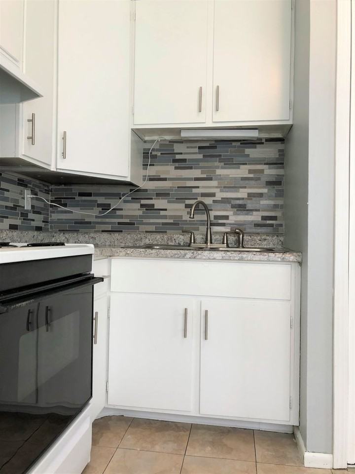 3441 Warren - Photo 7 of 29