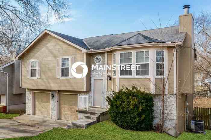 4900 N Fremont Ave - Photo 4 of 17