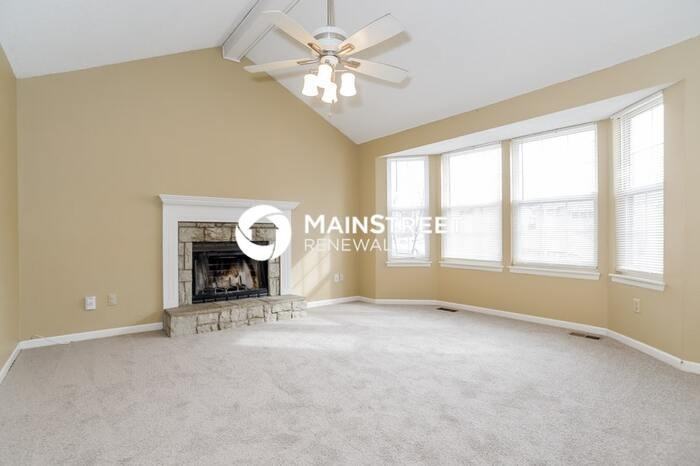 4900 N Fremont Ave - Photo 5 of 17